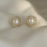 Elegant Classic Lady pearl gold plated ear studs