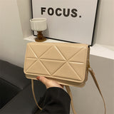 Women's Pu Leather Solid Color Vintage Style Square Magnetic Buckle Crossbody Bag